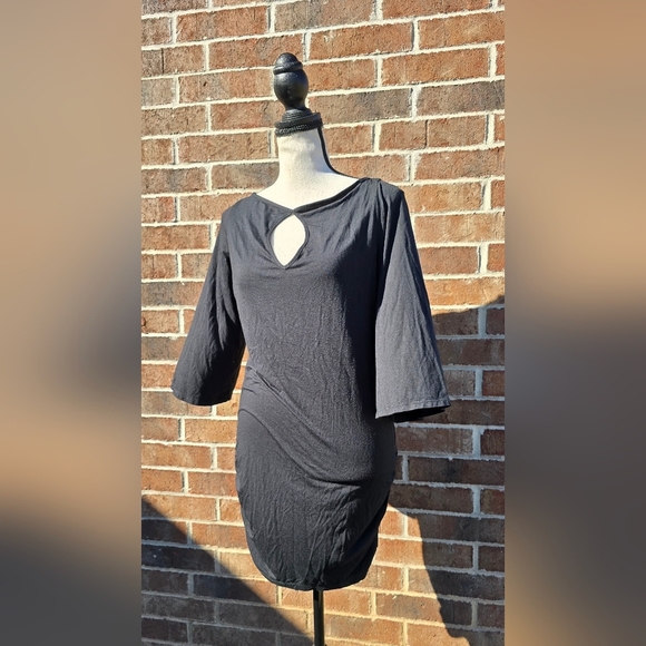 Trina Turk Open Back Mini Black - Picture 3 of 14